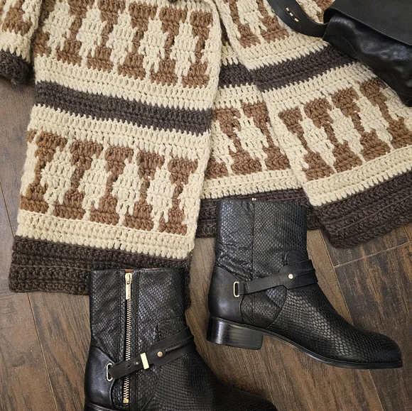 Vintage 100% Merino wool hand knitted sweater coat. - Picture 2 of 4